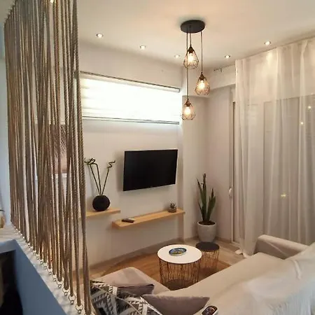 Sea & Sun Cozy Apartment Kremastí